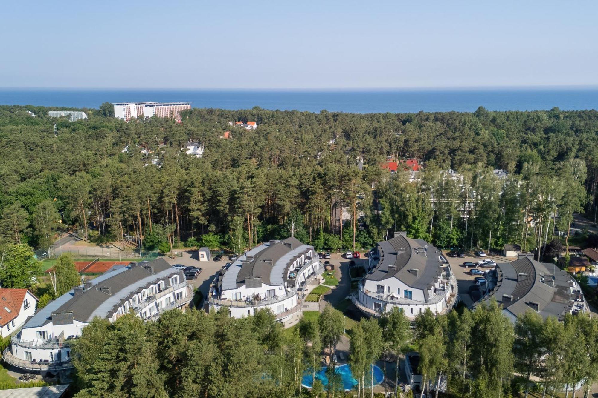 Apartament Lesna - Basen & Kort Tenisowy - Z Parkingiem I Tarasem By Rent Like Home Pobierowo Exterior photo